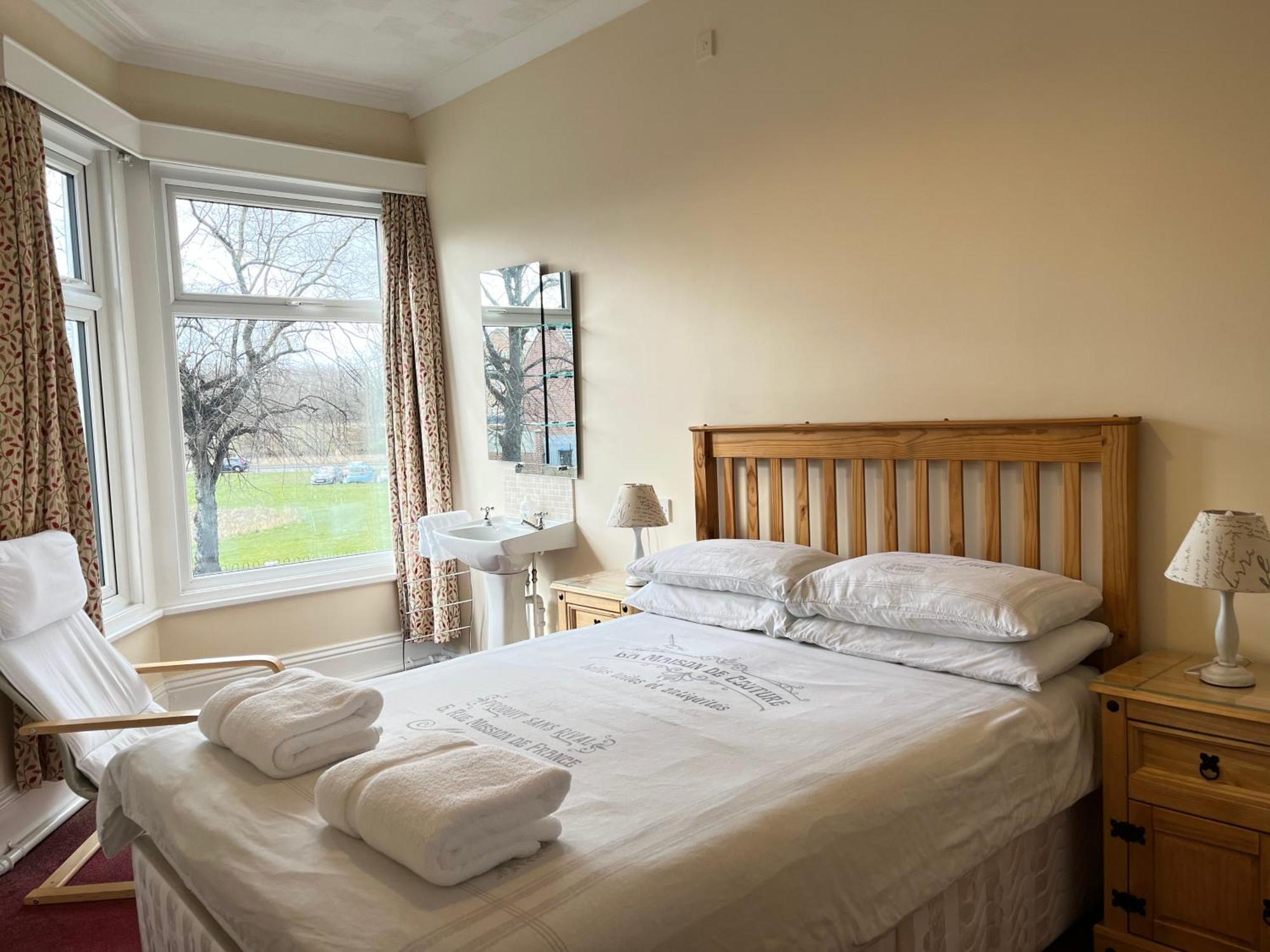 Chadwick Guest House Мидлсбро Экстерьер фото