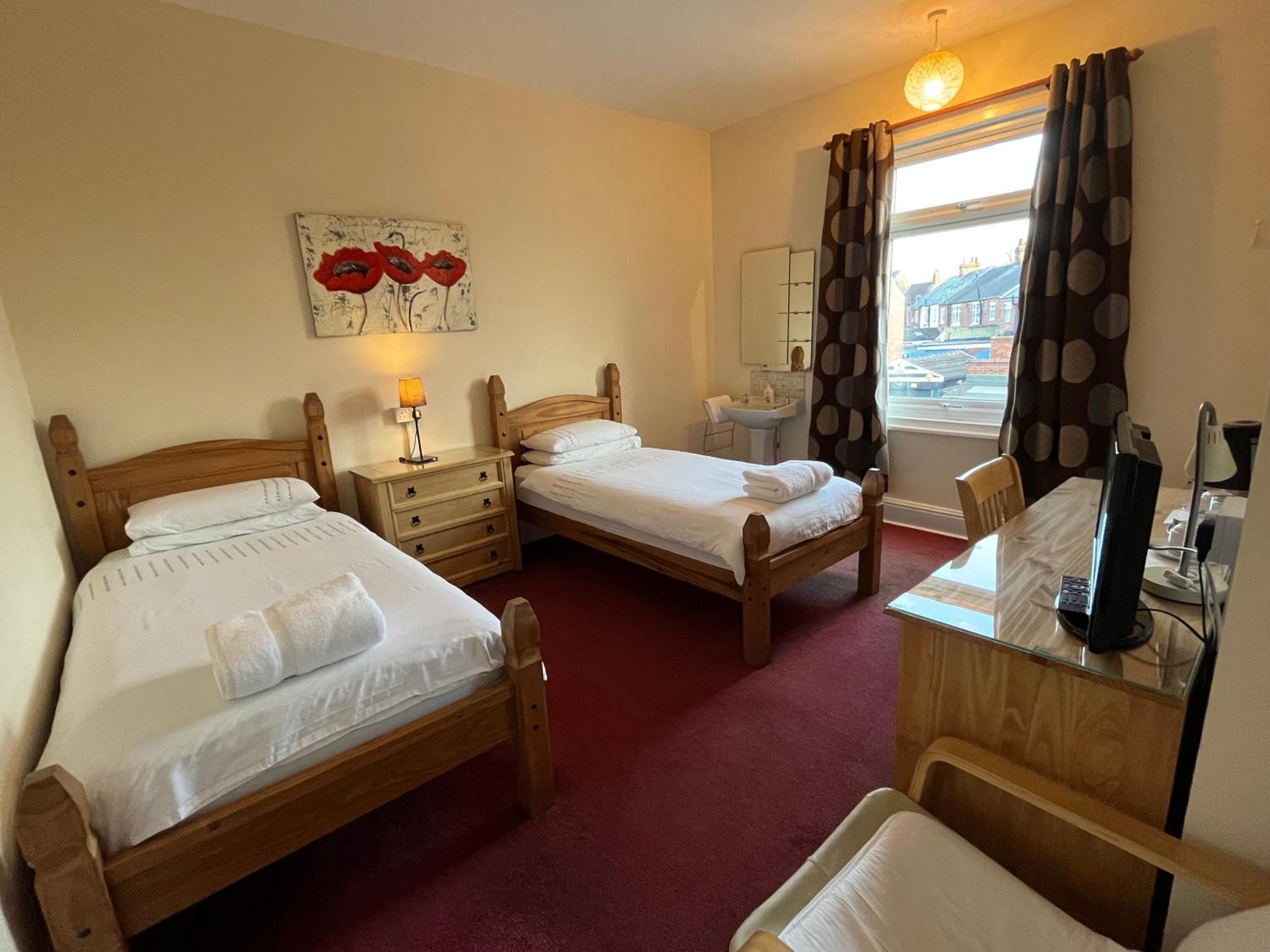 Chadwick Guest House Мидлсбро Экстерьер фото